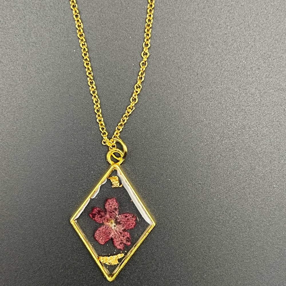 Gold Floral Pendant Necklace